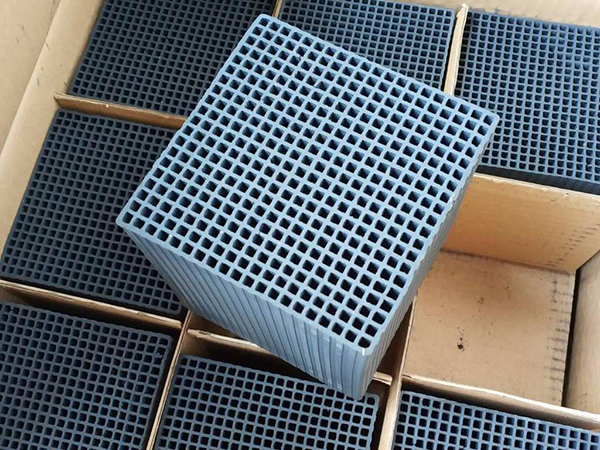 ��C����̿�������ճ������c���I(y��)���a(ch��n)�еą^(q��)�e