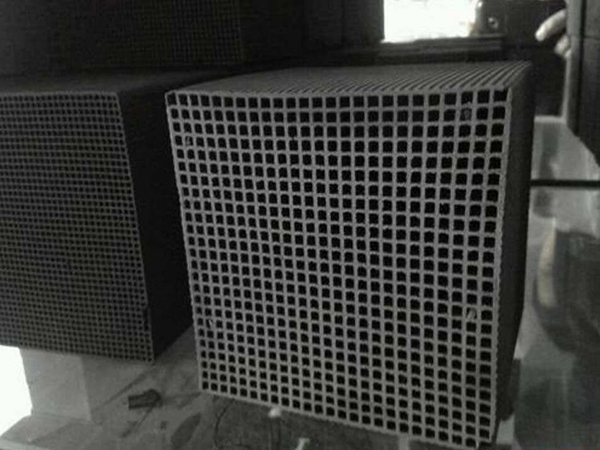 ����̿�������򻯚���һ����̼�ďU��